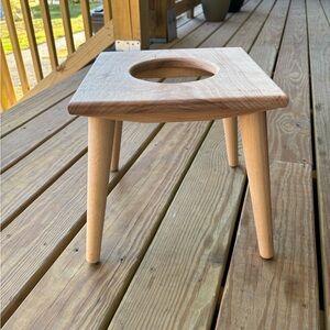 🌿 Handmade Wooden Yoni Steam Stool – Natural Finish